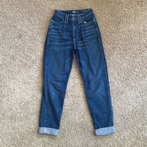 hollister ultra high-rise mom jean